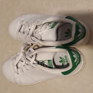 Address Stan Smith size 3y white and green